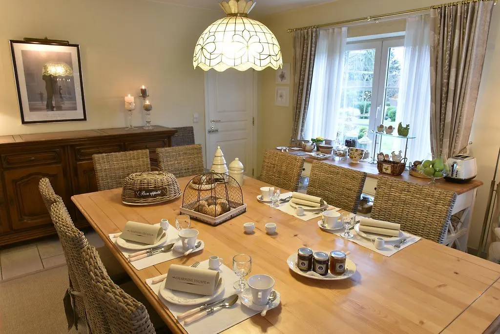 B&B Charming Escape Bed & Breakfast
